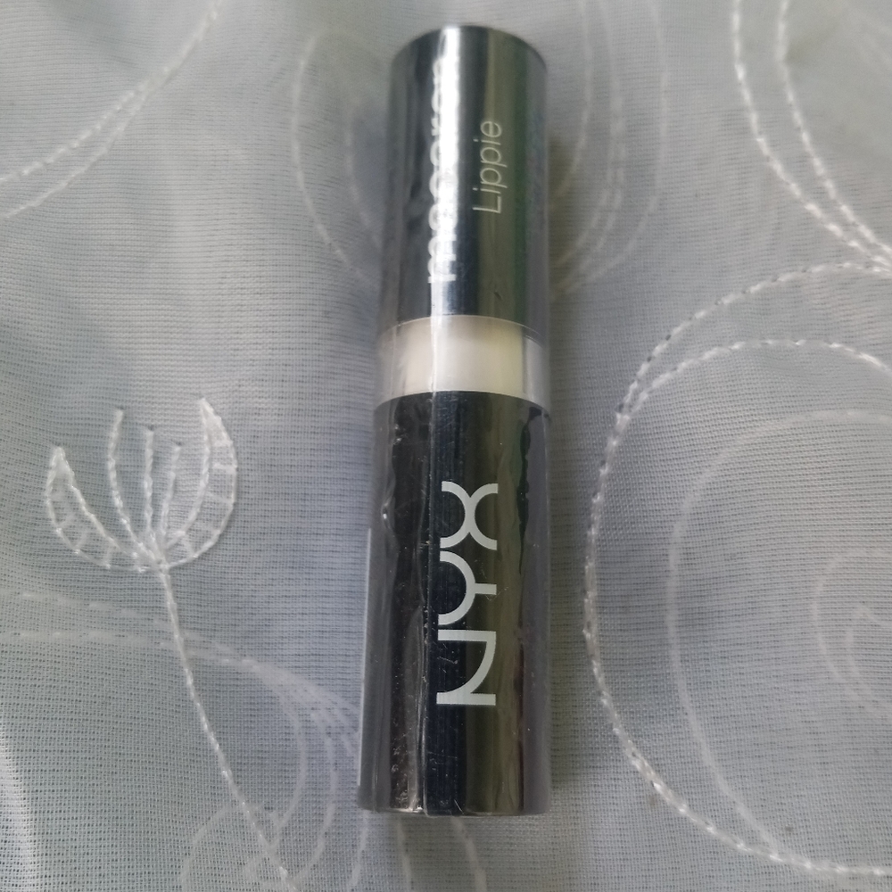 NYX "macaron lippies" lipstick (BNIP)
